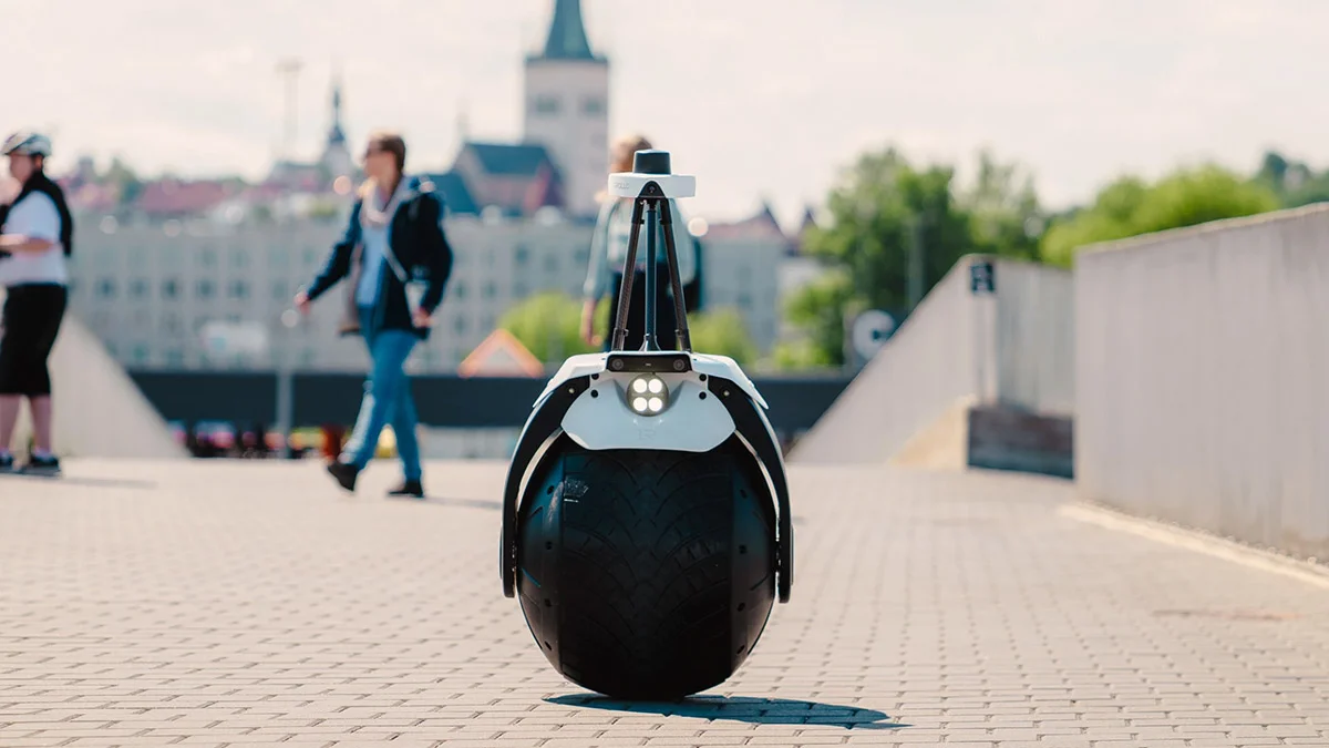 Dünyanın İlk Tek Tekerlekli Otonom Güvenlik Robotu 1ROLLO Tanıtıldı 1 dunyanin ilk tek tekerlekli otonom guvenlik robotu 1rollo tanitildi 1
