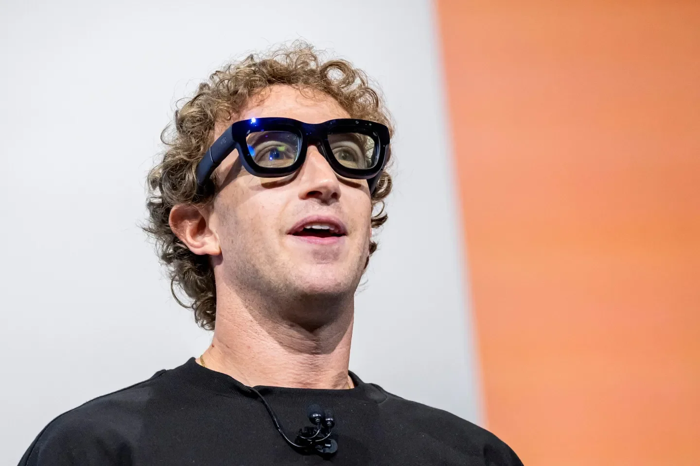 Mark Zuckerberg’den Çarpıcı Öngörü: Beş Yıl İçinde Milyarlarca Kişinin Yapay Zeka Asistanı Olacak